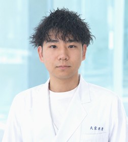 氏家 英貴